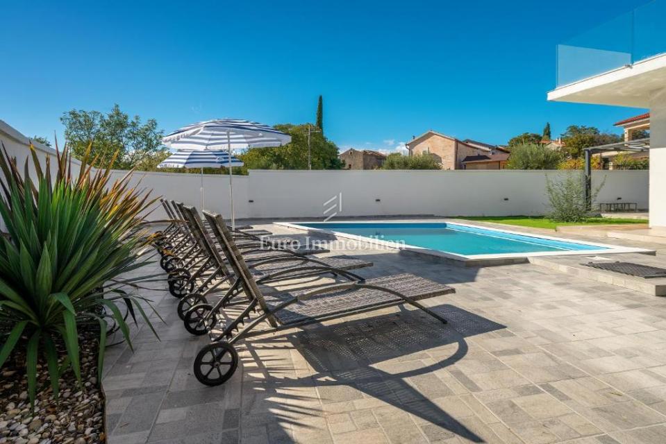 Isola di Krk - moderna casa indipendente con piscina