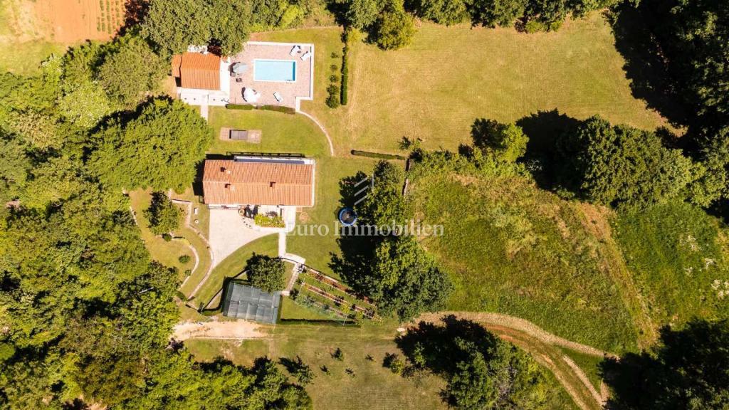 Istria - proprietà con piscina e privacy assoluta