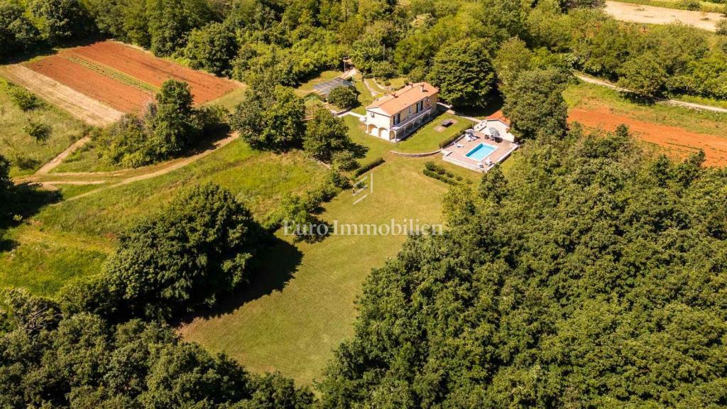 Istria - proprietà con piscina e privacy assoluta