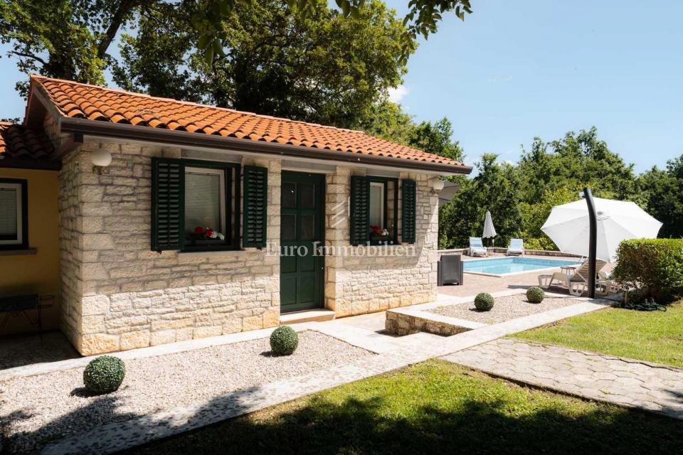 Istria - proprietà con piscina e privacy assoluta