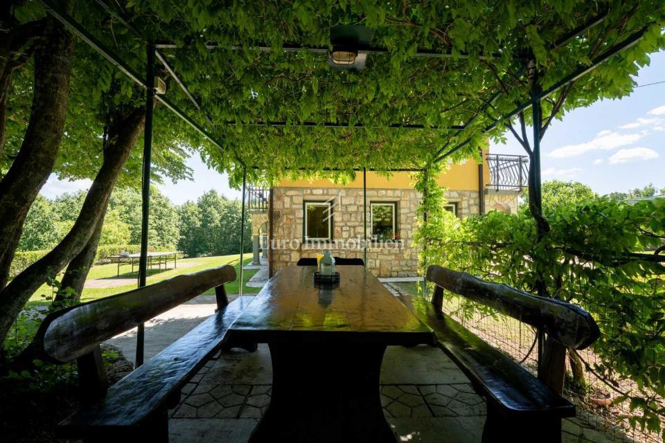 Istria - proprietà con piscina e privacy assoluta