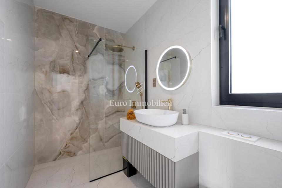 Tribunj - villa di lusso con piscina