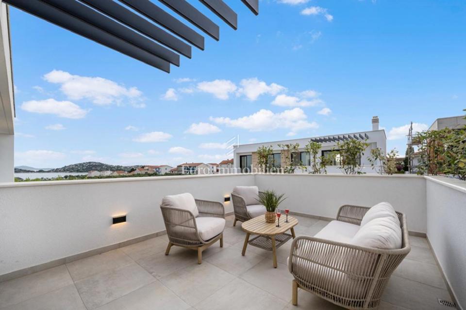 Tribunj - villa di lusso con piscina