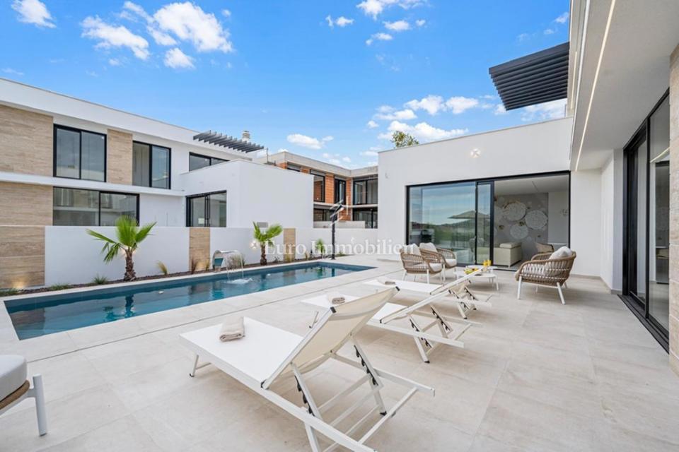 Tribunj - villa di lusso con piscina