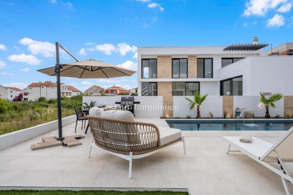 Tribunj - villa di lusso con piscina
