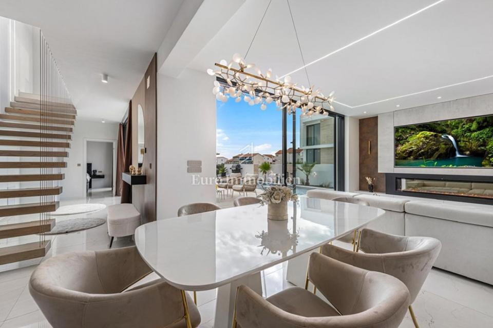 Tribunj - villa di lusso con piscina