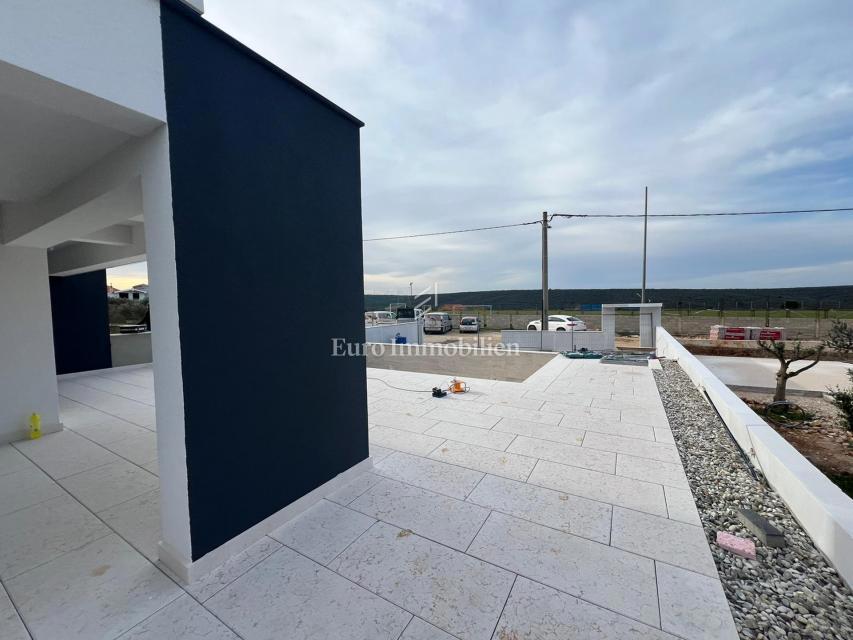 Sukošan - casa con piscina