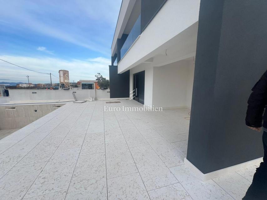 Sukošan - casa con piscina