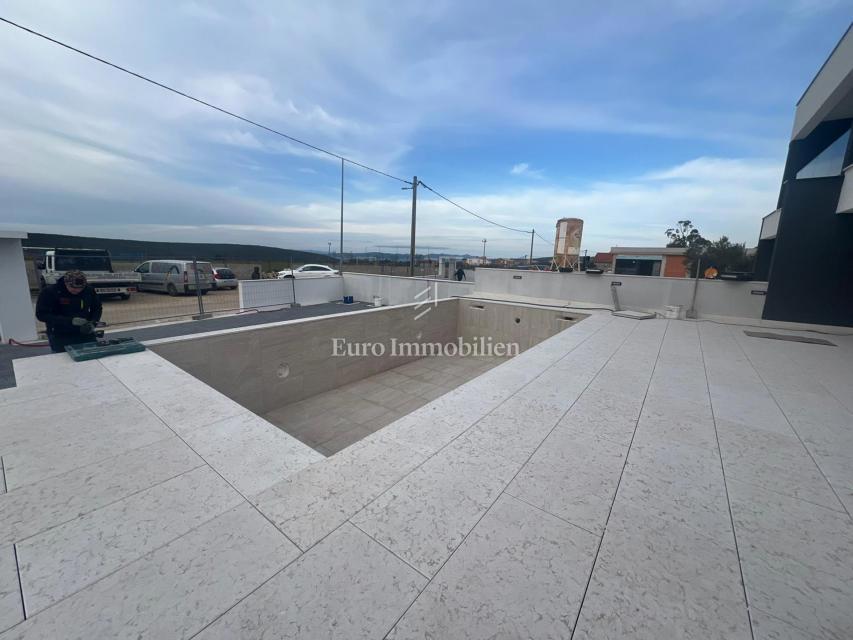 Sukošan - casa con piscina