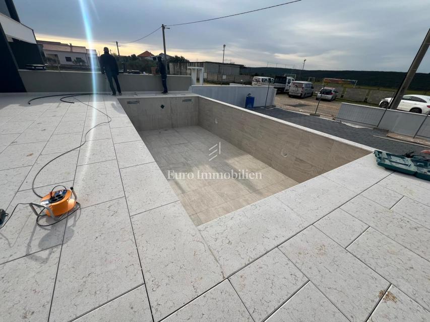 Sukošan - casa con piscina