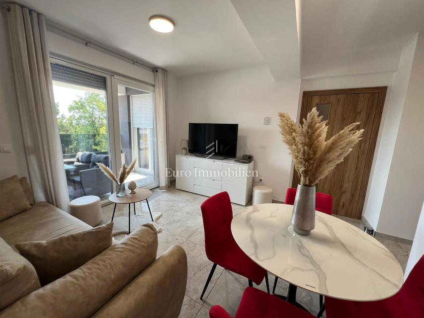 Zara - appartamento con garage in posizione privilegiata