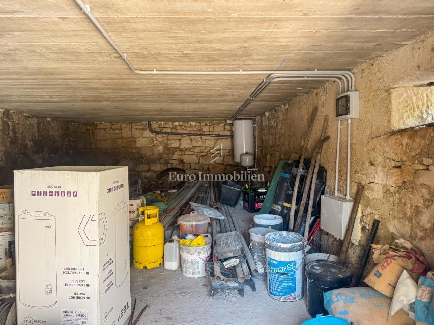 Labin - villa in pietra con piscina