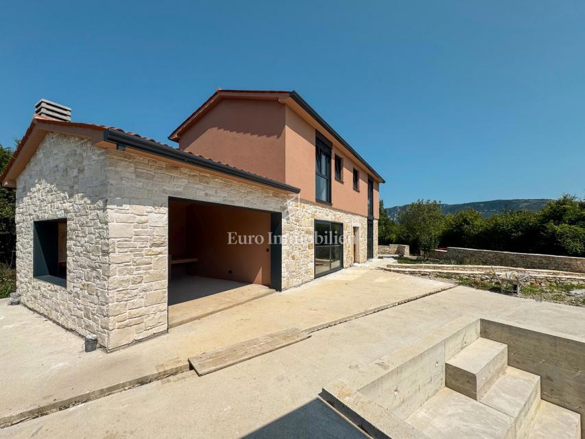 Labin - villa in pietra con piscina