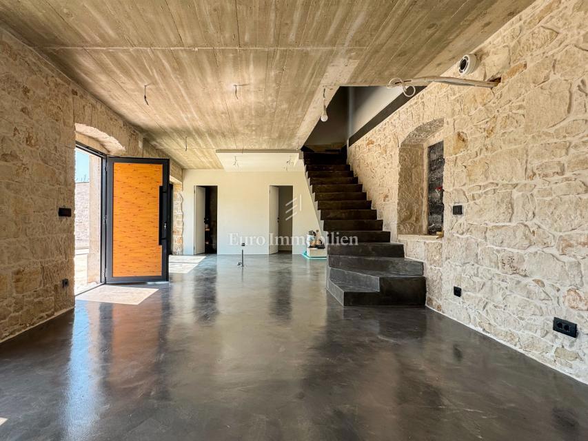 Labin - villa in pietra con piscina