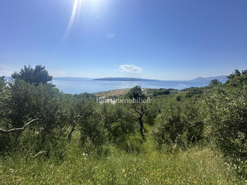 Makarska - terreno edificabile con una bellissima vista
