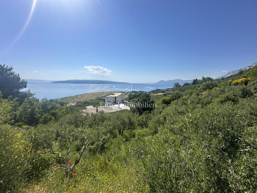 Makarska - terreno edificabile con una bellissima vista