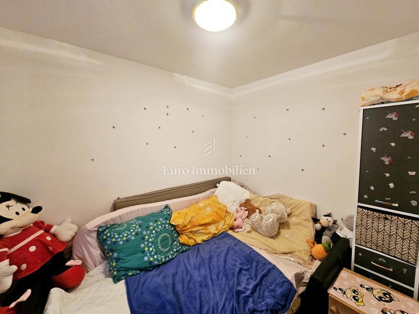 Casa con due appartamenti vicino a Malinska