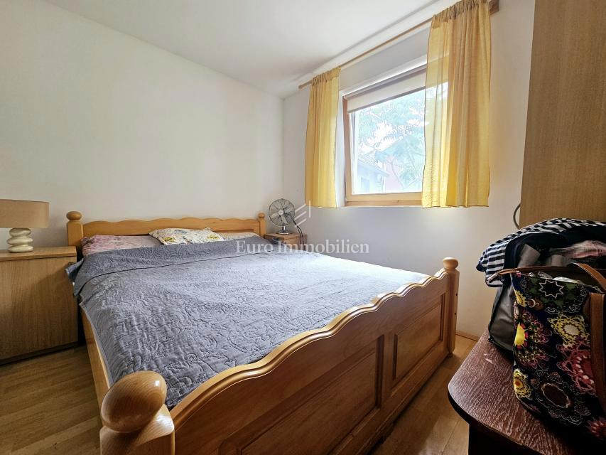 Casa con due appartamenti vicino a Malinska