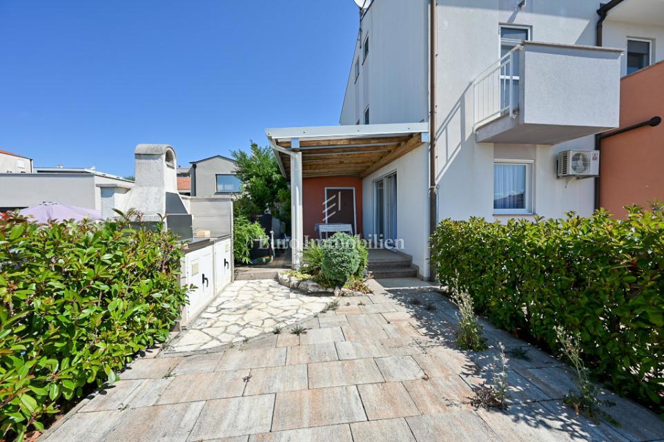 Novigrad, Casa a schiera vicino al mare e al centro