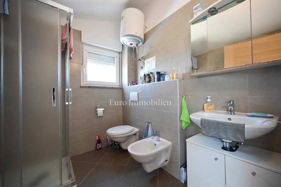 Novigrad, Casa a schiera vicino al mare e al centro