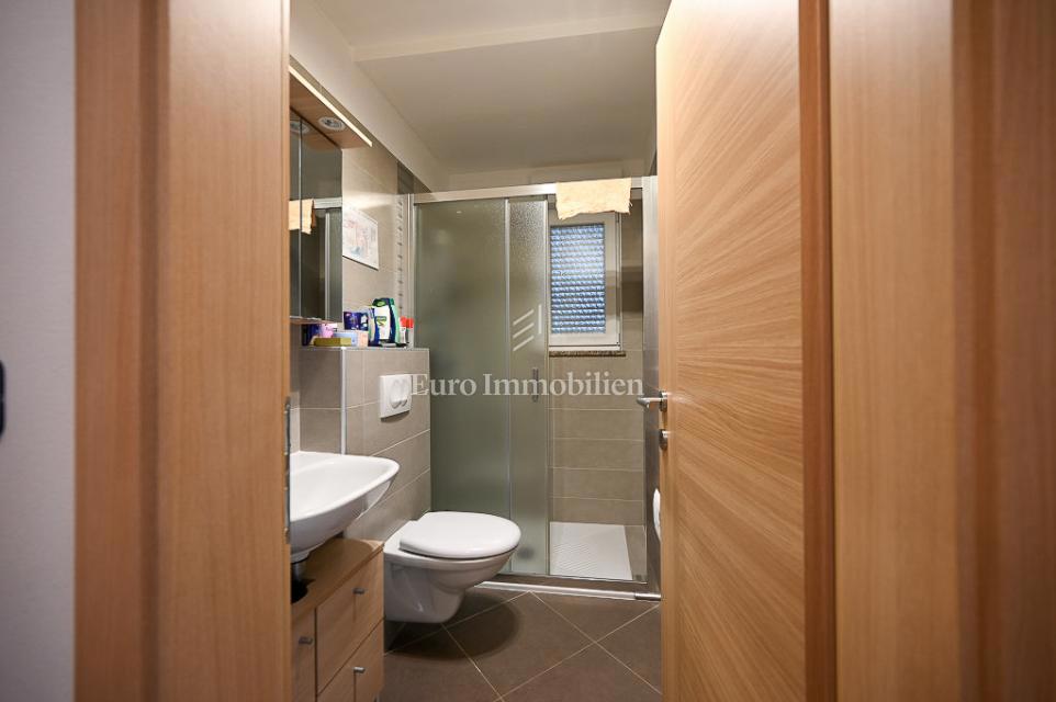 Novigrad, Casa a schiera vicino al mare e al centro