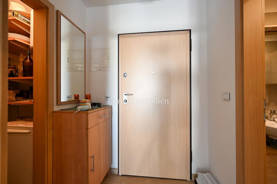 Novigrad, Casa a schiera vicino al mare e al centro