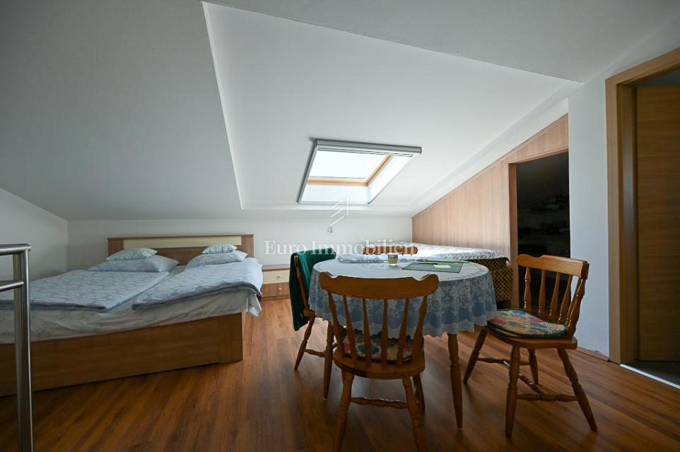 Novigrad, Casa a schiera vicino al mare e al centro