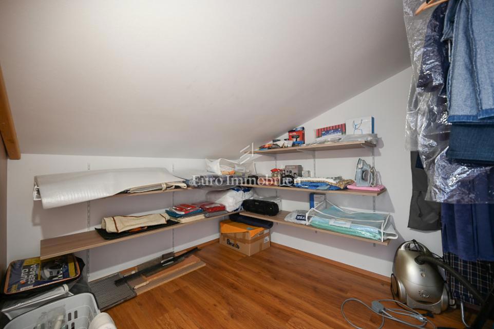 Novigrad, Casa a schiera vicino al mare e al centro