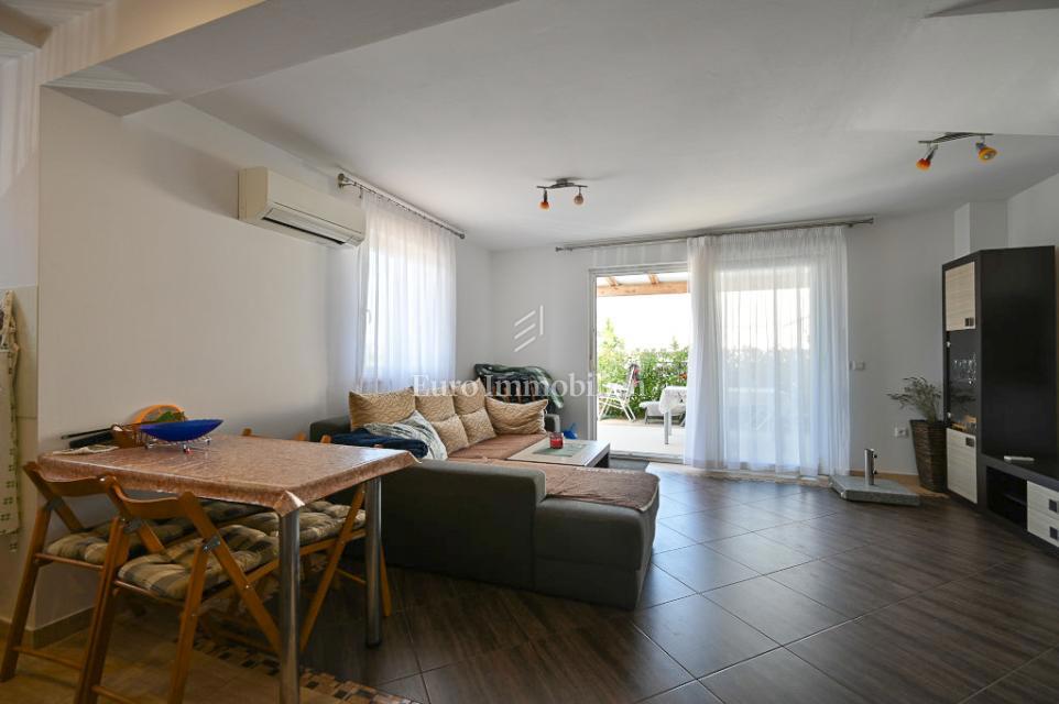 Novigrad, Casa a schiera vicino al mare e al centro