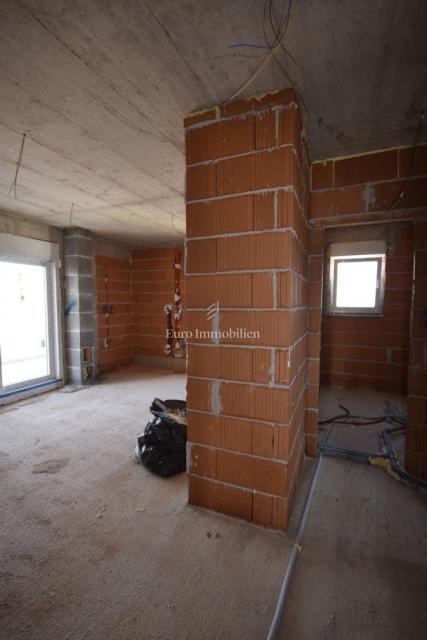 Vodice, Appartamento SJ5 al 2° piano vicino alla spiaggia