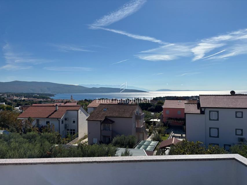Krk - spazioso appartamento con vista sul mare