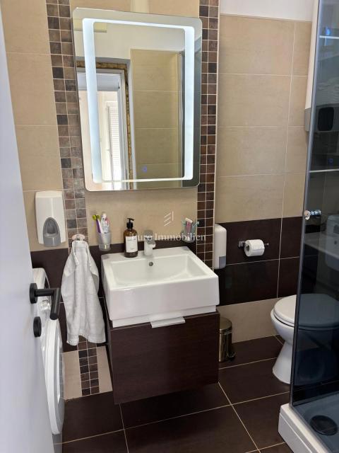 Krk - spazioso appartamento con vista sul mare