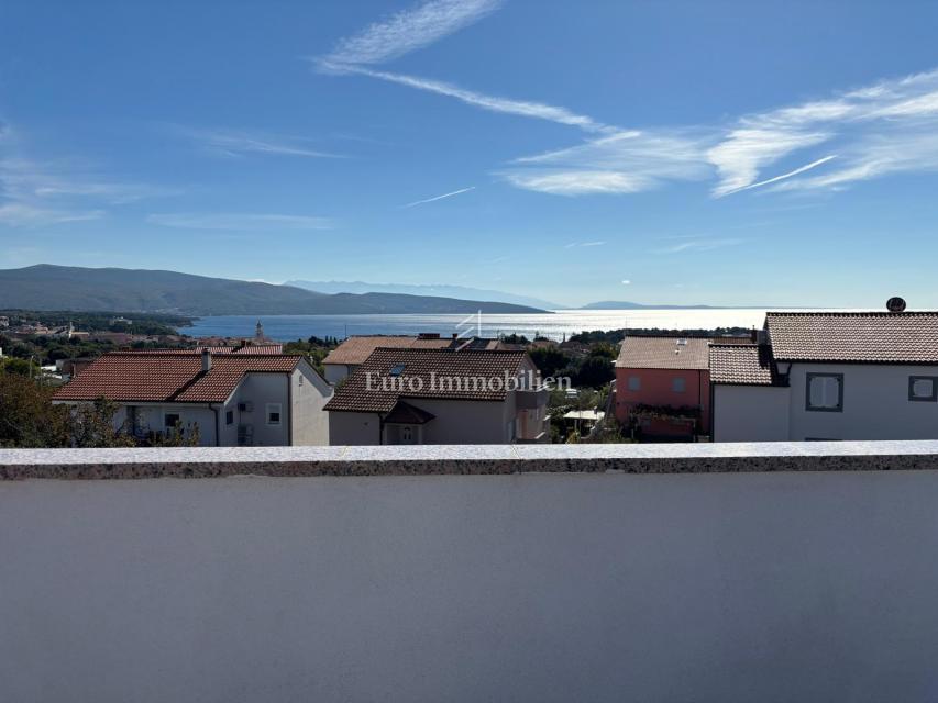 Krk - spazioso appartamento con vista sul mare