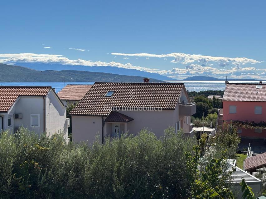 Krk - spazioso appartamento con vista sul mare