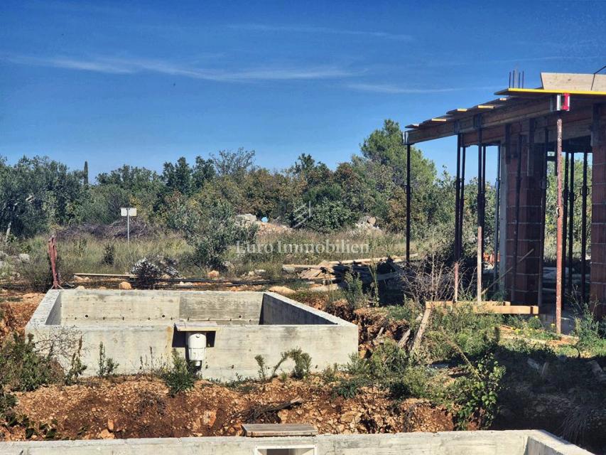 Bilice, Appartamento con piscina vicino alla spiaggia