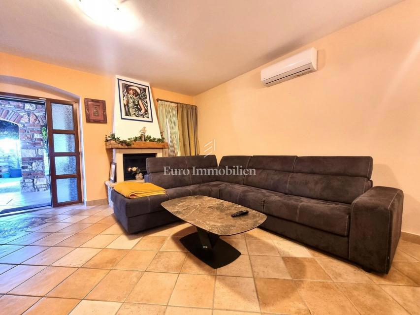 Casa in pietra con piscina e wellness vicino Parenzo