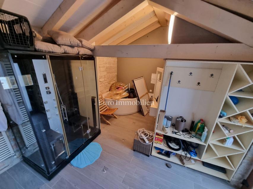 Casa in pietra con piscina e wellness vicino Parenzo