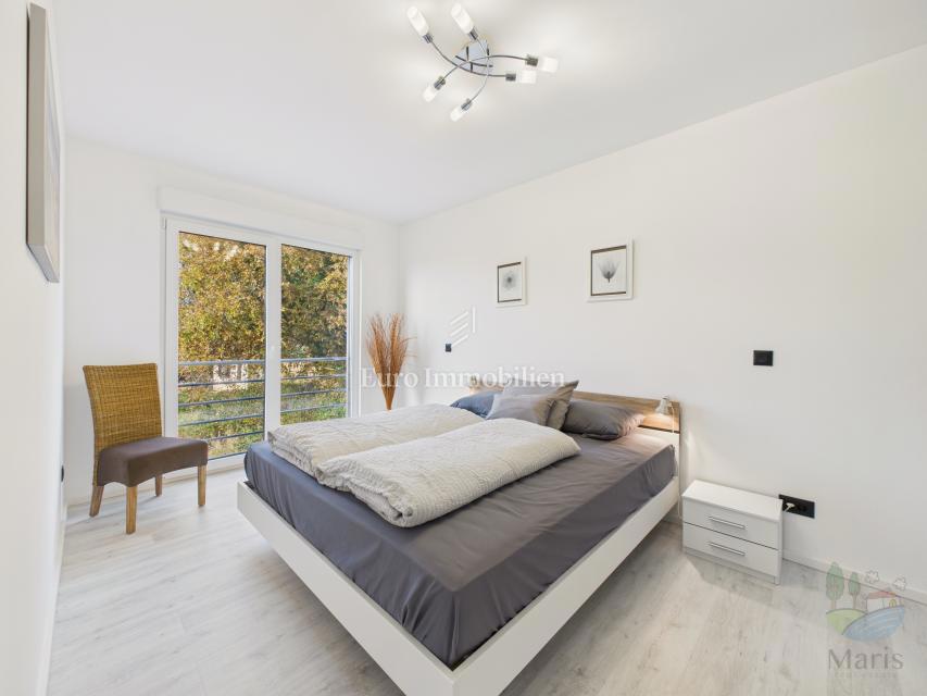 Moderna casa familiare con piscina riscaldata