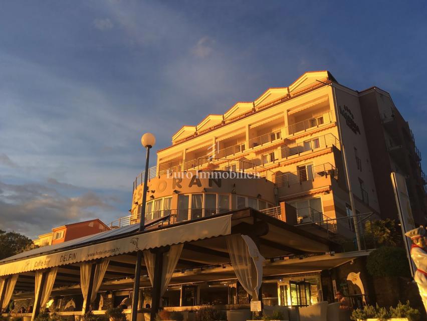 Hotel in vendita, prima fila al mare