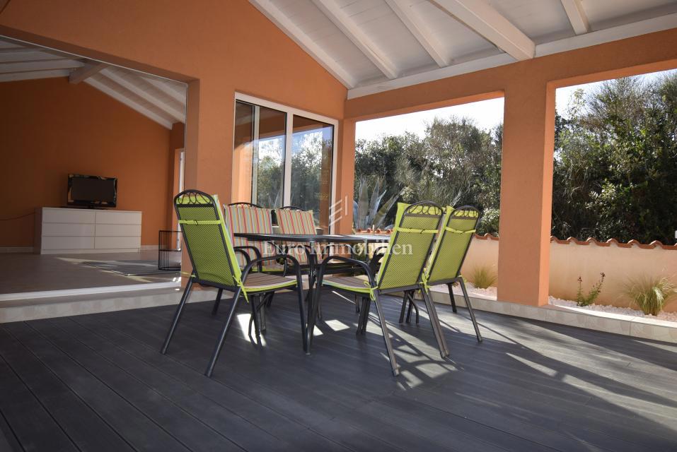 Appartamento con giardino, vicino al mare