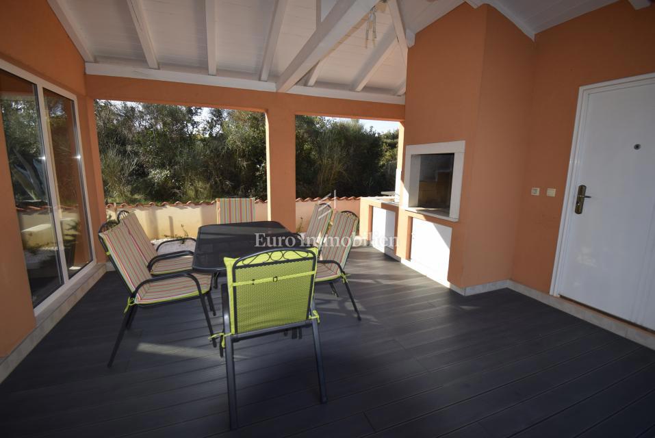 Appartamento con giardino, vicino al mare