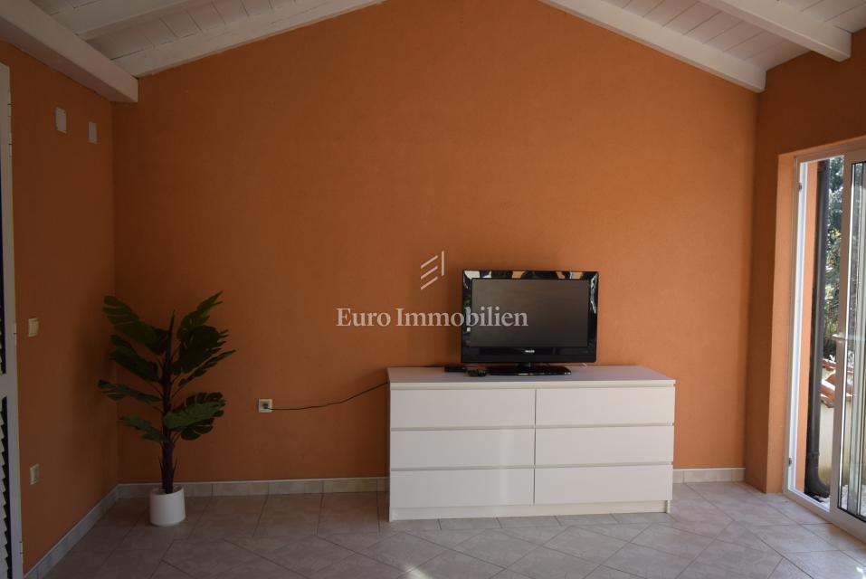 Appartamento con giardino, vicino al mare