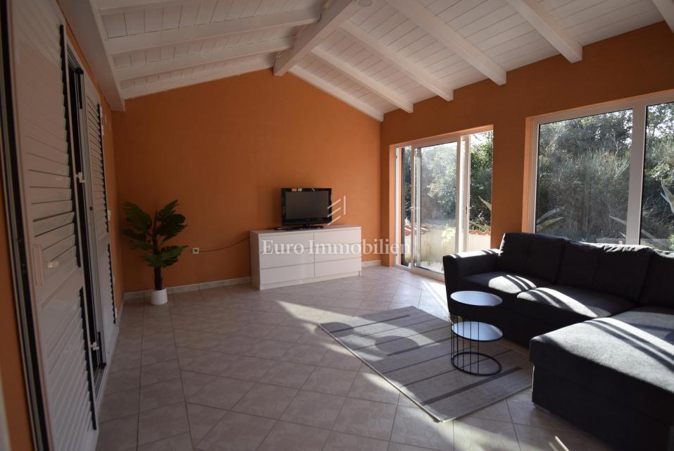 Appartamento con giardino, vicino al mare