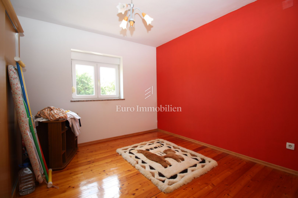 Labin - casa familiare con ampio giardino