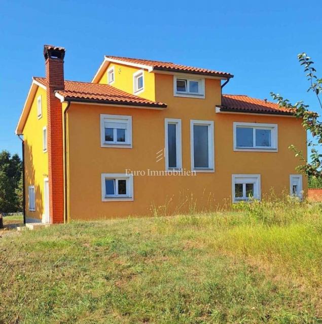 Labin - casa familiare con ampio giardino