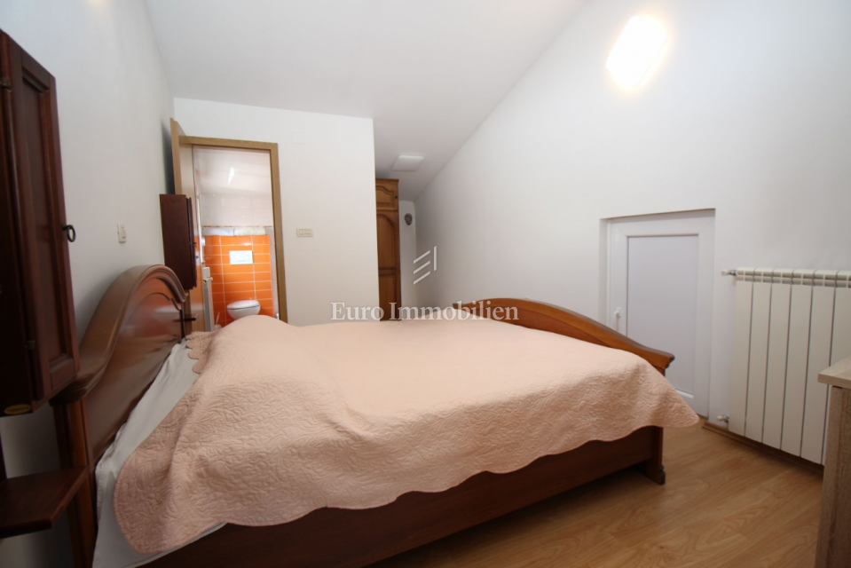 Labin - casa familiare con ampio giardino