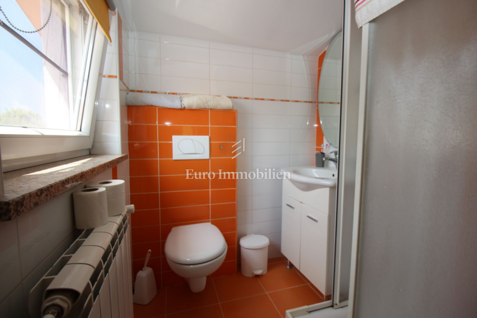 Labin - casa familiare con ampio giardino