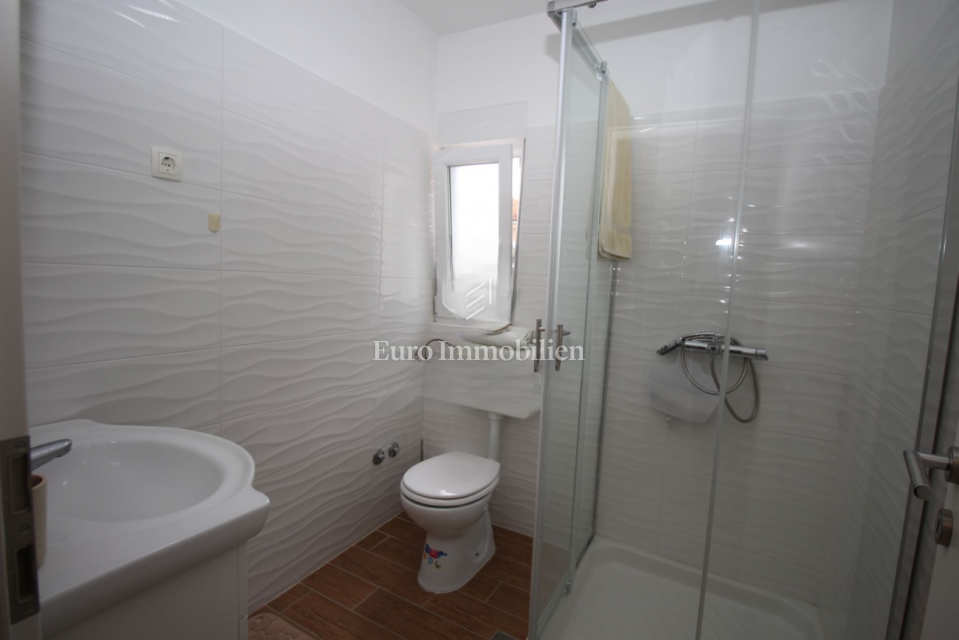 Labin - casa familiare con ampio giardino