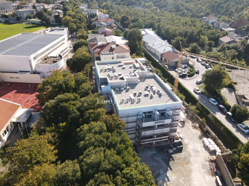 Nuova costruzione a Senj vicino al mare