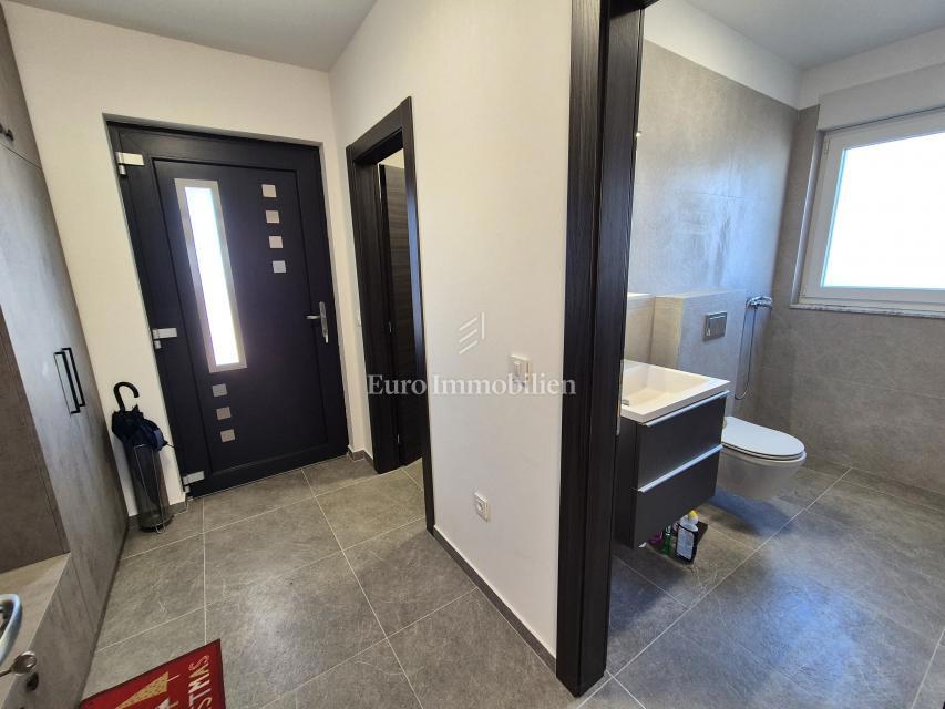 Vrbnik - Casa indipendente con vista mare!